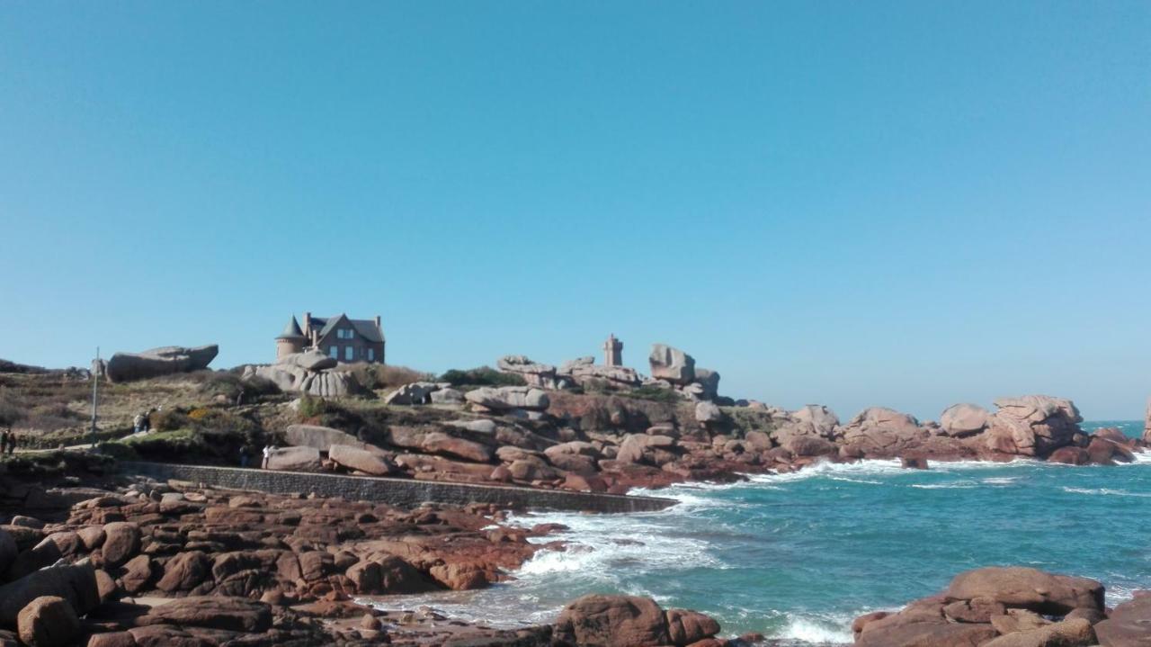 Vue Mer Cote De Granit Rose En Bretagne Trébeurden Eksteriør billede